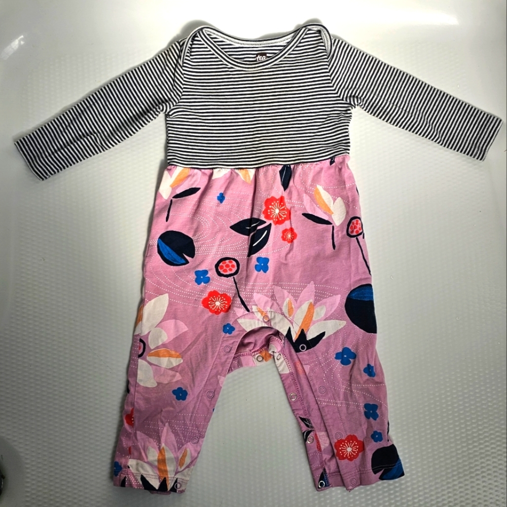 Tea Long-Sleeved Multicolor Romper Size 9-12 Months